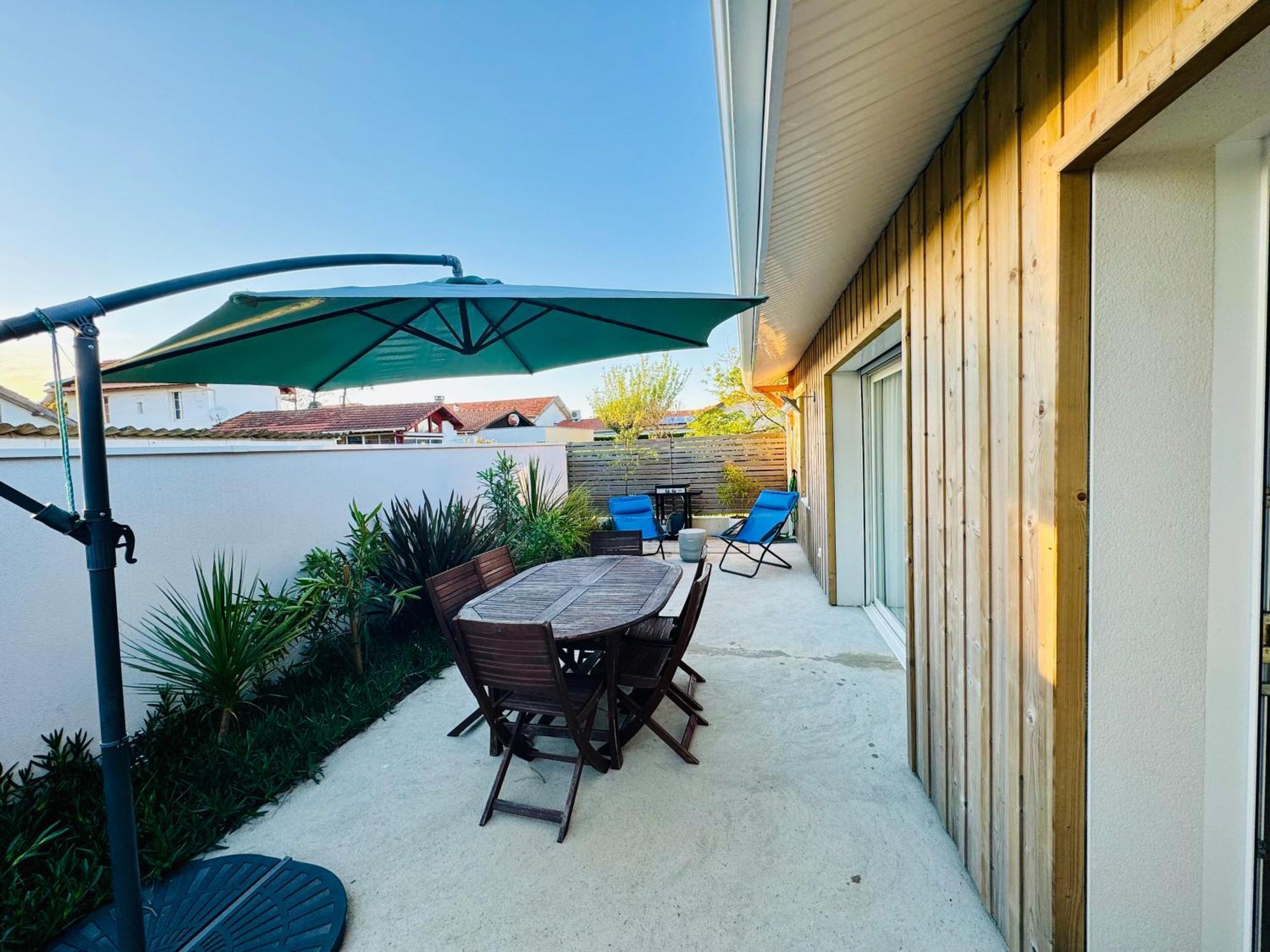 Holiday home Maison 300m De L'ocean, 4 A 6 Personnes *
